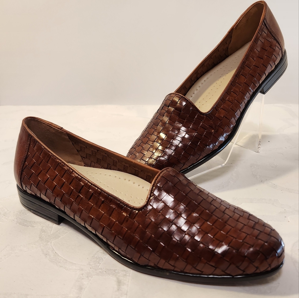 Trotters Brown Woven Loafers